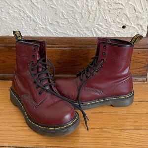 1460 SMOOTH LEATHER LACE UP BOOTS